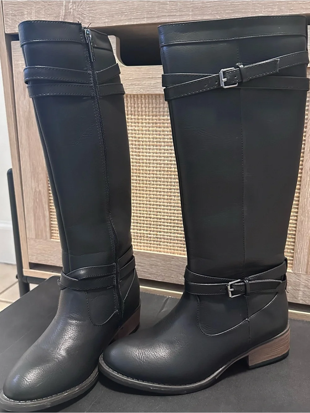Girls Kenneth Cole boots size 1